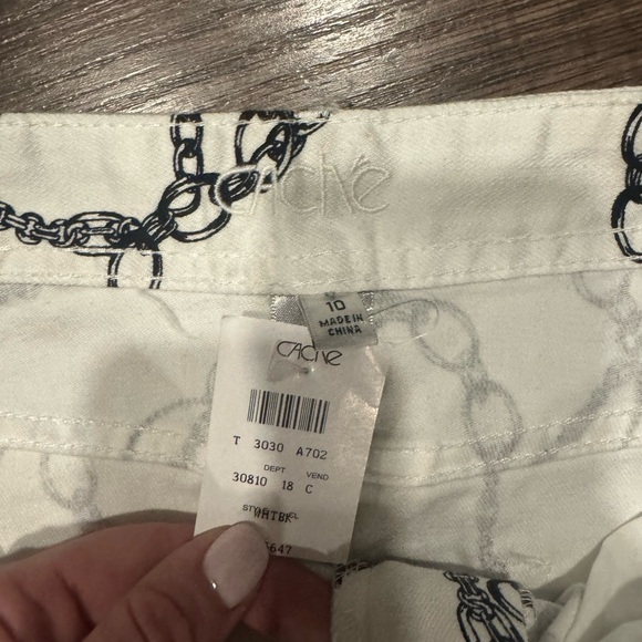 NWT Cache white denim chain print skirt sz 10 - Picture 3 of 3
